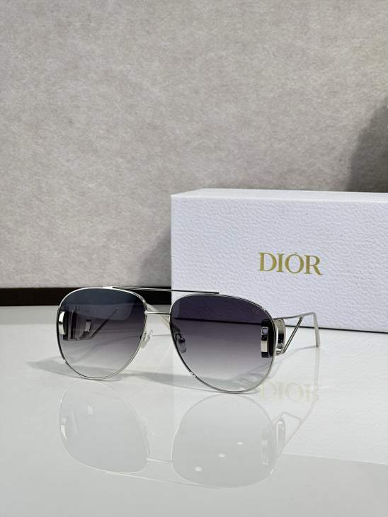 Picture of Dior Sunglasses _SKUfw77796817fw